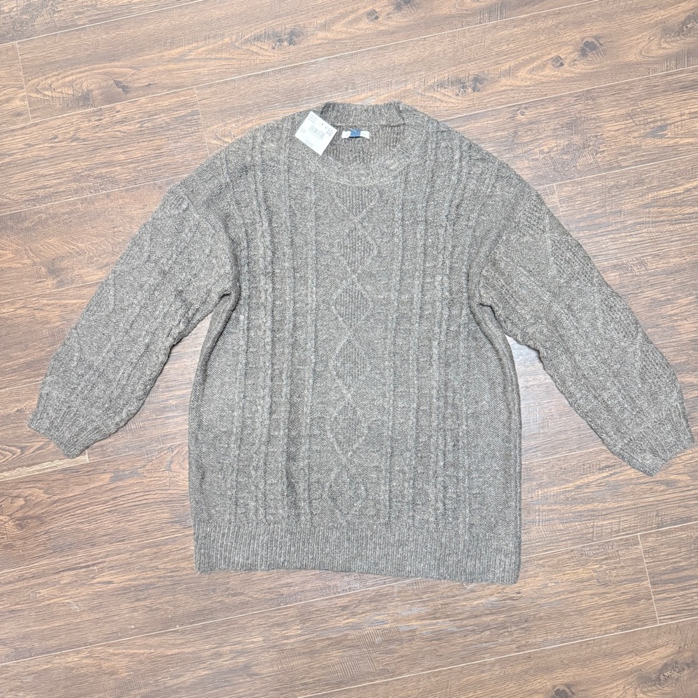 NWT AMERICAN EAGLE  LONG GRAY SWEATER